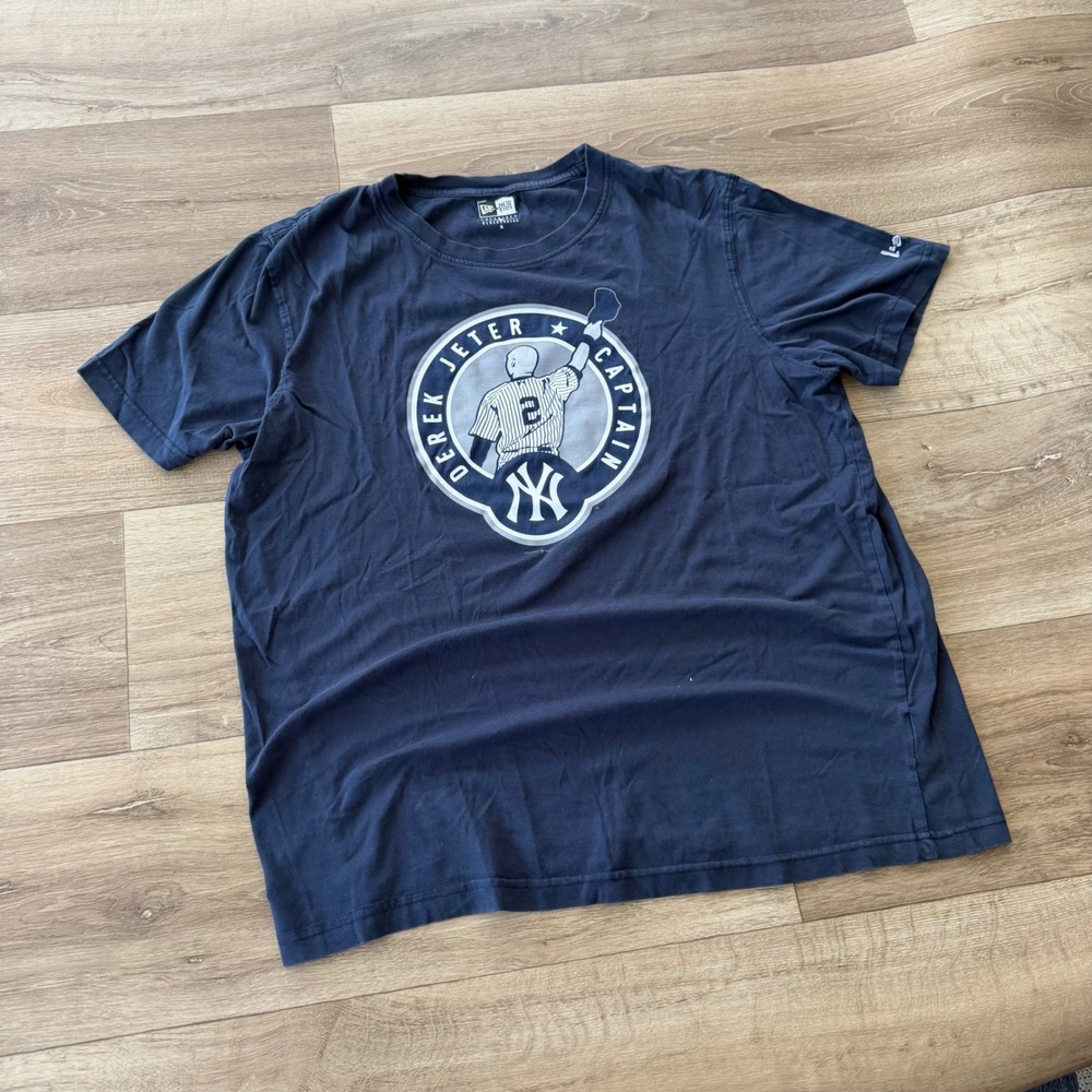 New Era New York Yankees Derek Jeter Captain Graphic T-Shirt Mens XL Navy‎ Blue